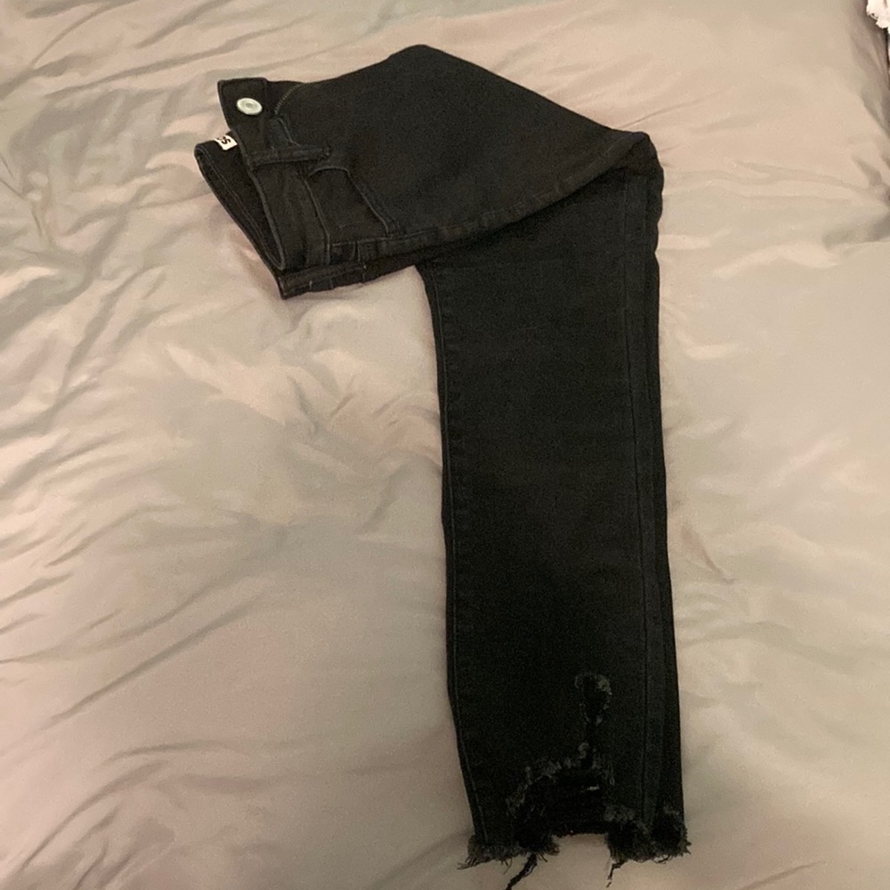 Very good quality, and very comfortable only selling because their to short.
